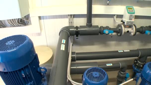 Speciální vybavení používané k čištění vody — Stock video