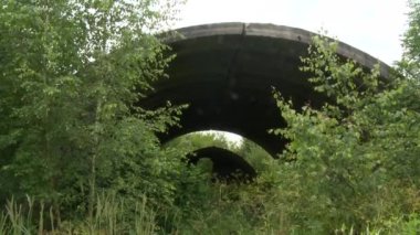 Sovyet ordusu uçak hangarına terk edildi.