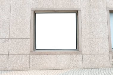 Büyük Pencere ve İsim Yeri olan Dükkan Dükkanı Önü