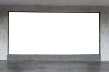 Büyük Pencere ve İsim Yeri olan Dükkan Dükkanı Önü