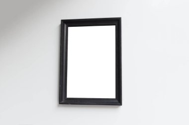 Sokak duvarında kocaman boş bir ilan panosu, kendi metnini ekleyebileceğin pankartlar.