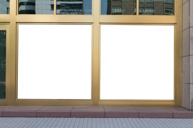 Büyük Pencere ve İsim Yeri olan Dükkan Dükkanı Önü