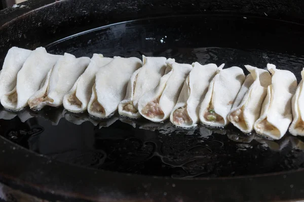 Herstellung Hausgemachter Gyoza Taiwan Knödel Der Pfanne Traditionelle Vorspeisen Aus — Stockfoto