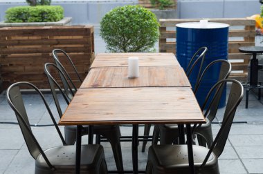 Kahve Kafe 'nin Masası ve Başkanı