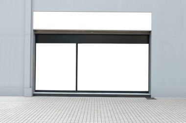 Büyük Pencere ve İsim Yeri olan Dükkan Dükkanı Önü
