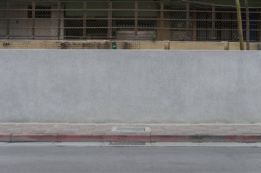 Sokak duvarı arka planı, endüstriyel arka plan, depo tuğla duvarlı boş Grunge şehir sokağı