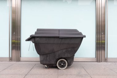 gündüz açık havada şehir çöp kovaları