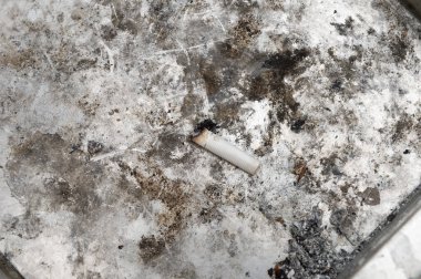 Park yasaktır yerinde kül tablası,