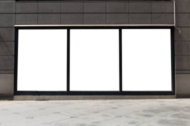 Büyük Pencere ve İsim Yeri olan Dükkan Dükkanı Önü