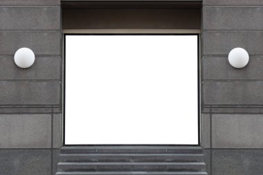 Büyük Pencere ve İsim Yeri olan Dükkan Dükkanı Önü