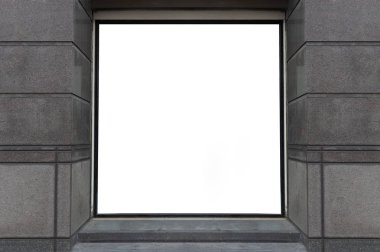 Büyük Pencere ve İsim Yeri olan Dükkan Dükkanı Önü