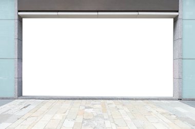 Büyük Pencere ve İsim Yeri olan Dükkan Dükkanı Önü