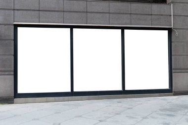 Büyük Pencere ve İsim Yeri olan Dükkan Dükkanı Önü