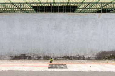 Sokak duvarı arka planı, endüstriyel arka plan, depo tuğla duvarlı boş Grunge şehir sokağı