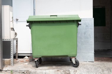 gündüz açık havada şehir çöp kovaları