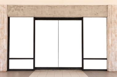 Büyük Pencere ve İsim Yeri olan Dükkan Dükkanı Önü