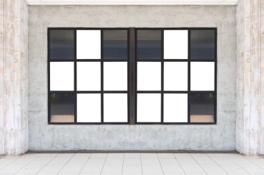 Büyük Pencere ve İsim Yeri olan Dükkan Dükkanı Önü