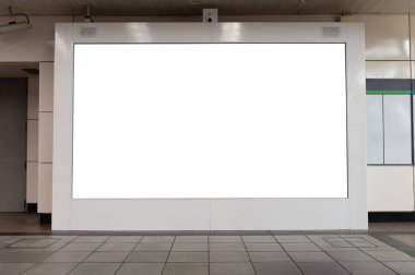 Büyük reklam panosu. Siyah reklam panosu öncülüğünde metin için boş boşluk.