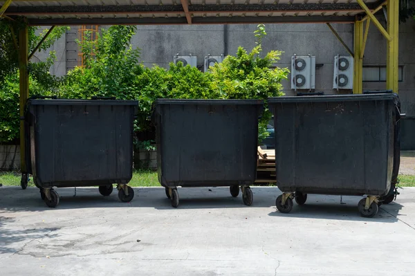 黑城垃圾桶 — 图库照片