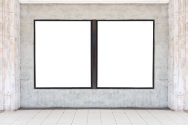 Büyük Pencere ve İsim Yeri olan Dükkan Dükkanı Önü