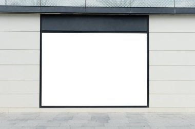 Büyük Pencere ve İsim Yeri olan Dükkan Dükkanı Önü