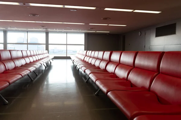 Fila Silla Roja Aeropuerto Disparado Asia —  Fotos de Stock