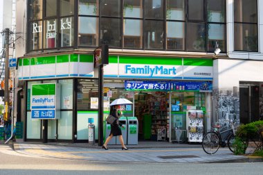 Osaka, Japonya - Haziran, 2018:Familymart (bir kelime) Market yaklaşık olan üçüncü büyük 24 saat uygun dükkanı pazarda 7 Eleven ve Lawson sonra.