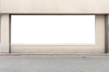 Büyük Pencere ve İsim Yeri olan Dükkan Dükkanı Önü