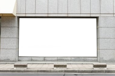 Büyük Pencere ve İsim Yeri olan Dükkan Dükkanı Önü