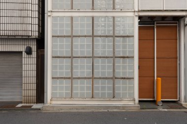 Büyük reklam panosu. Siyah reklam panosu öncülüğünde metin için boş boşluk.