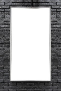 Sokak duvarında kocaman boş bir ilan panosu, kendi metnini ekleyebileceğin pankartlar.