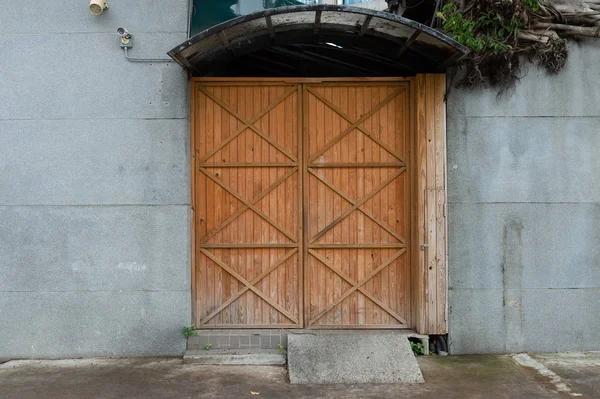 Calçada Por Parede Rua Porta — Fotografia de Stock