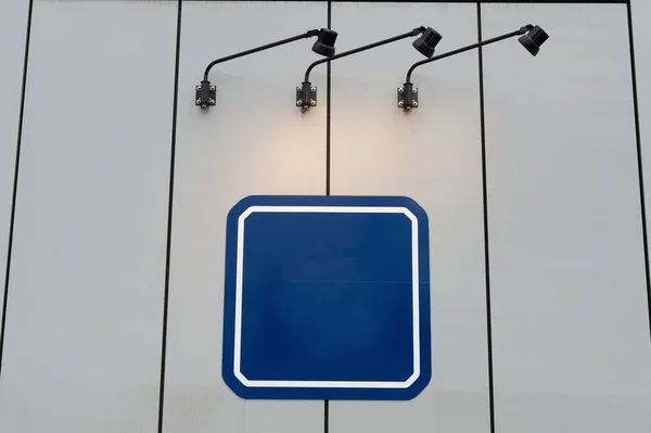 Suuri Tyhjä Mainostaulu Kadun Seinällä Bannerit Tilaa Lisätä Oman Tekstin — kuvapankkivalokuva