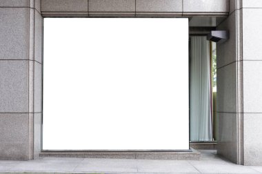 Büyük Pencere ve İsim Yeri olan Dükkan Dükkanı Önü