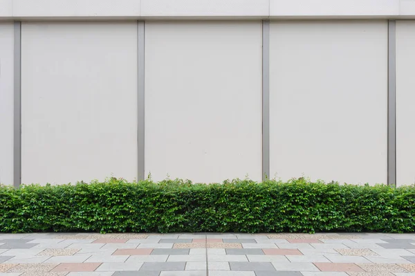 通りの壁の背景産業の背景倉庫レンガの壁と空のグランジ都市の通り — ストック写真