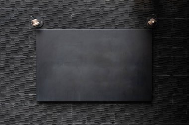 Büyük boş billboard bir sokak duvara afiş eklemek için oda