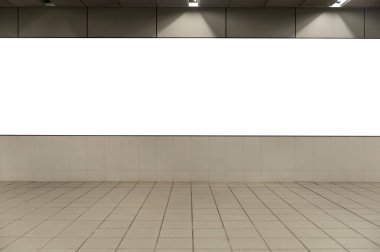 Büyük boş billboard bir sokak duvara afiş eklemek için oda