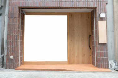 Büyük Pencere ve İsim Yeri olan Dükkan Dükkanı Önü