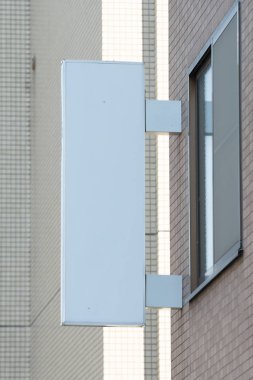 Büyük boş billboard bir sokak duvara afiş eklemek için oda