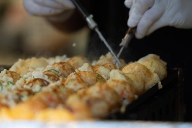 Takoyaki Japonya 'daki en ünlü bir Japon aperatiftir..