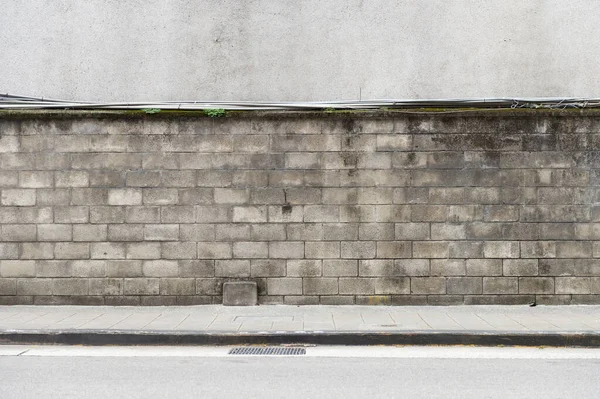 街道墙背景 工业背景 空旷的城市街道 有仓库砖墙 — 图库照片
