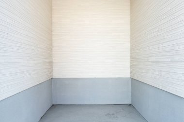 Odadaki boş köşe.