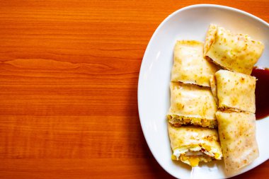 Tayvan usulü geleneksel omlet kahvaltısı.