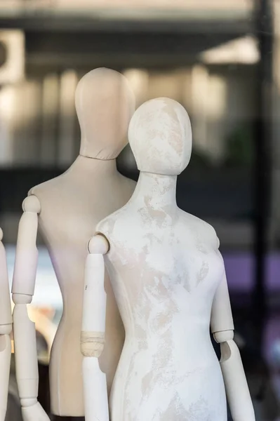 Janela Exibição Boutique Com Manequins — Fotografia de Stock