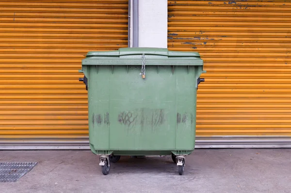 Cubos Basura Ciudad Calle — Foto de Stock