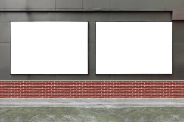 Büyük Pencere ve İsim Yeri olan Dükkan Dükkanı Önü