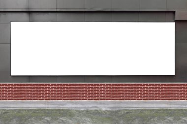 Büyük Pencere ve İsim Yeri olan Dükkan Dükkanı Önü