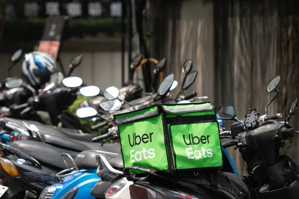 2020年4月 Uber Eats Box Motocycle Delivery Service Taipei Taiwan — ストック写真