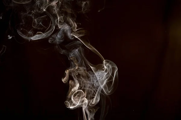 Fumée Isolée Sur Fond Sombre — Photo