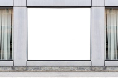 Büyük Pencere ve İsim Yeri olan Dükkan Dükkanı Önü